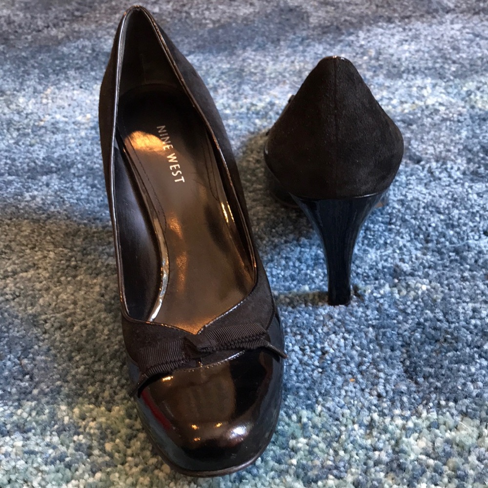 Rare! Black Nine West pumps suede and patent